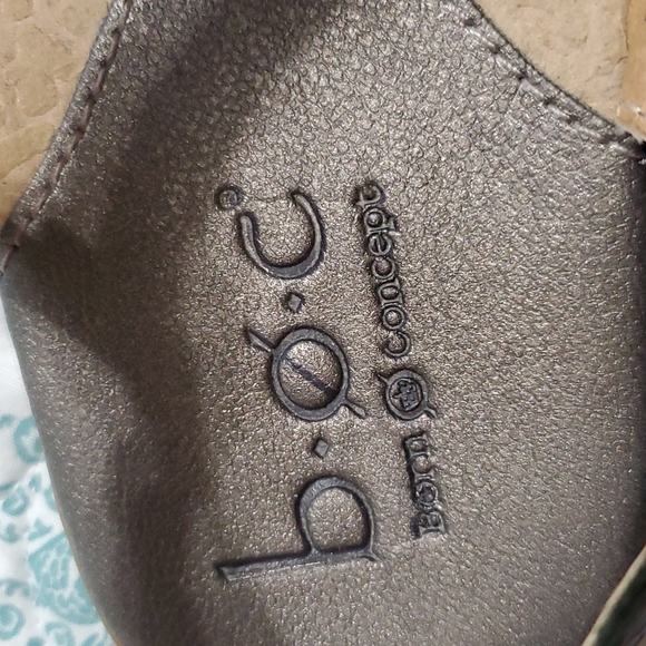 Metallic flat sandals - Picture 3 of 6